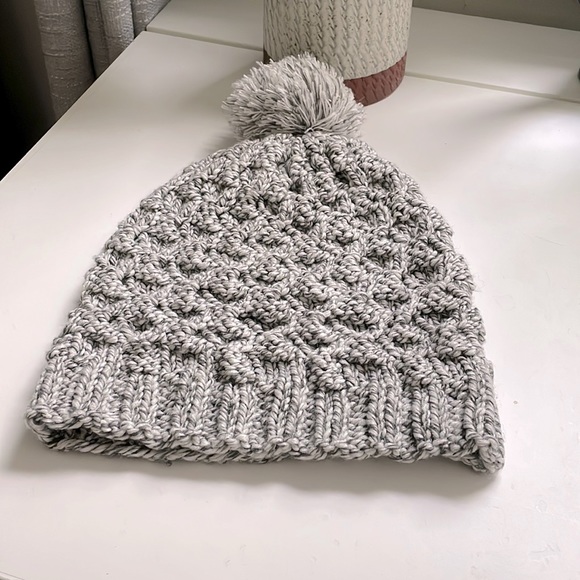 Grey beanie - Picture 1 of 2